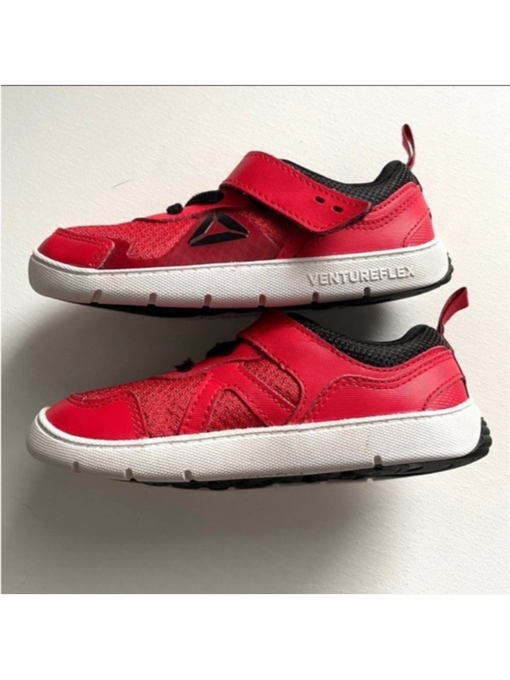 Reebok Red Sneakers Peek‎ N’ Fit Adjustable Toddler size 8